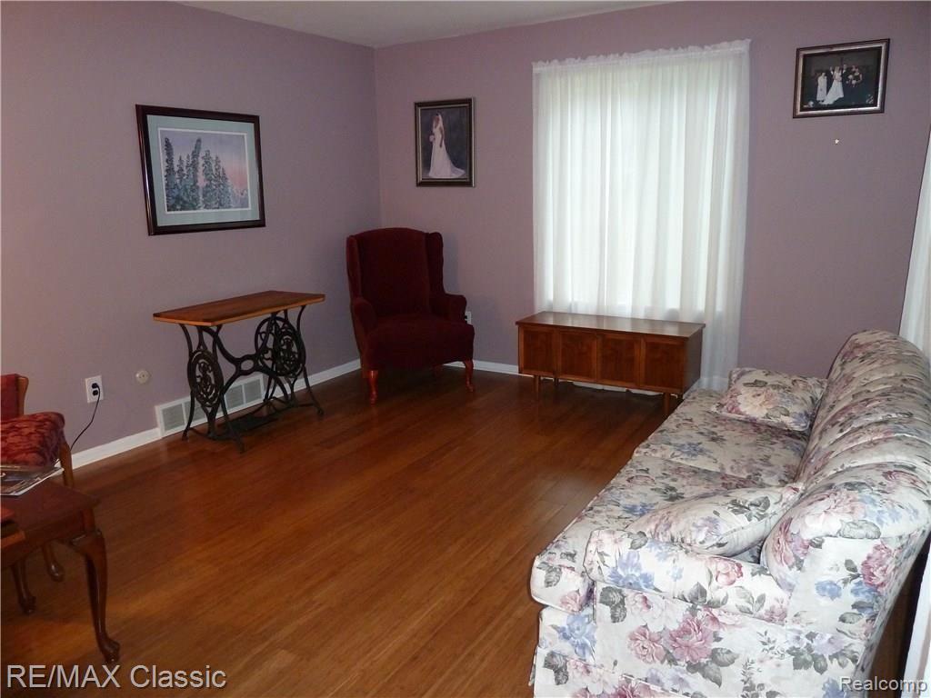 2795 Bullard Road Hartland, MI 48353 - Photo 10 of 41 P1050460.JPG