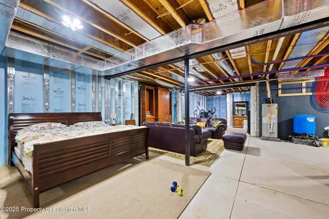 $1,150,000 | 321 Hemlock Drive, Lake Ariel, PA 18436