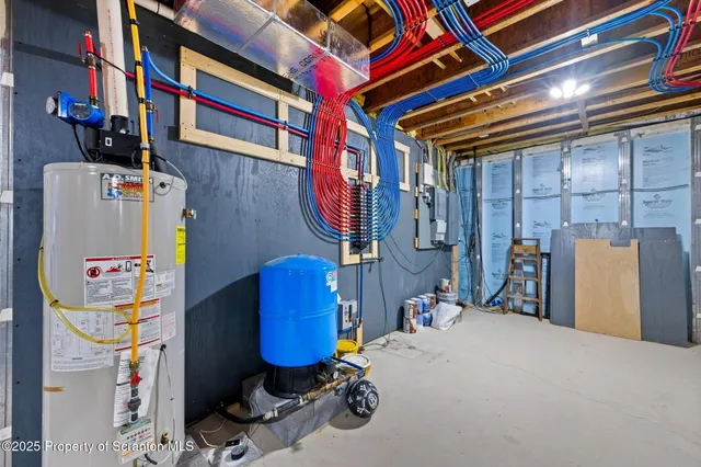 $1,150,000 | 321 Hemlock Drive, Lake Ariel, PA 18436