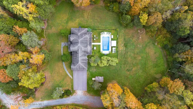 $1,150,000 | 321 Hemlock Drive, Lake Ariel, PA 18436