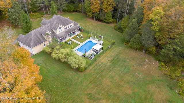 $1,150,000 | 321 Hemlock Drive, Lake Ariel, PA 18436