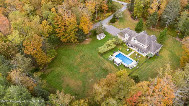 $1,150,000 | 321 Hemlock Drive, Lake Ariel, PA 18436