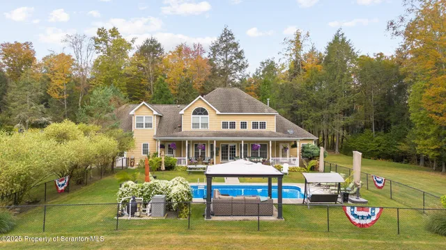 $1,150,000 | 321 Hemlock Drive, Lake Ariel, PA 18436