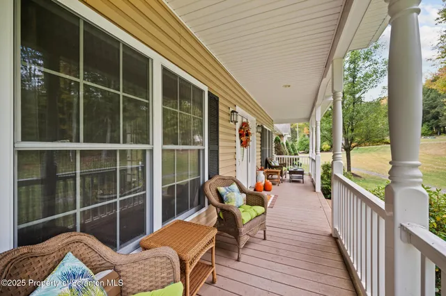 $1,150,000 | 321 Hemlock Drive, Lake Ariel, PA 18436