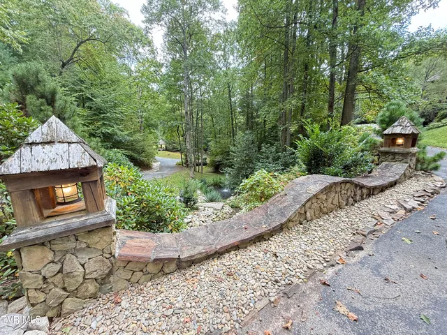 $649,900 | 236 Lakeside Drive, Butler, TN 37640