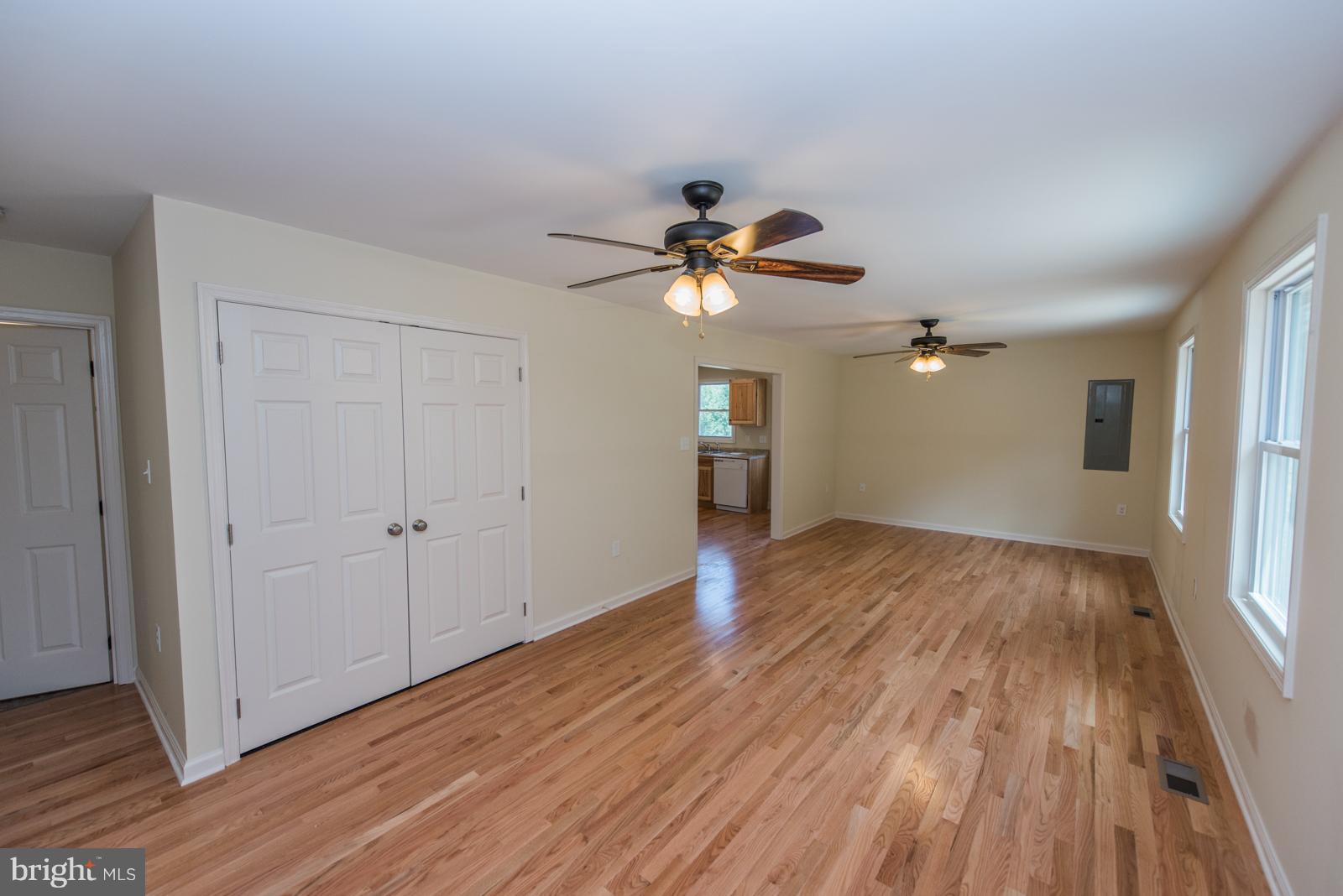 Soper Berkeley Springs, WV 25411 - Photo 4 of 26 Living Room