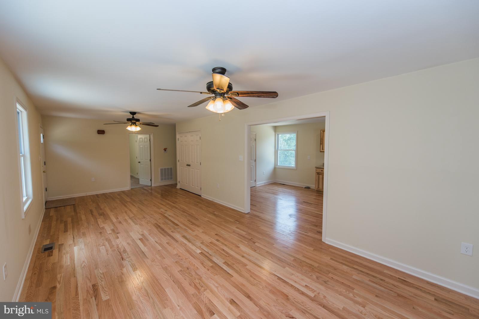Soper Berkeley Springs, WV 25411 - Photo 5 of 26 Living Room
