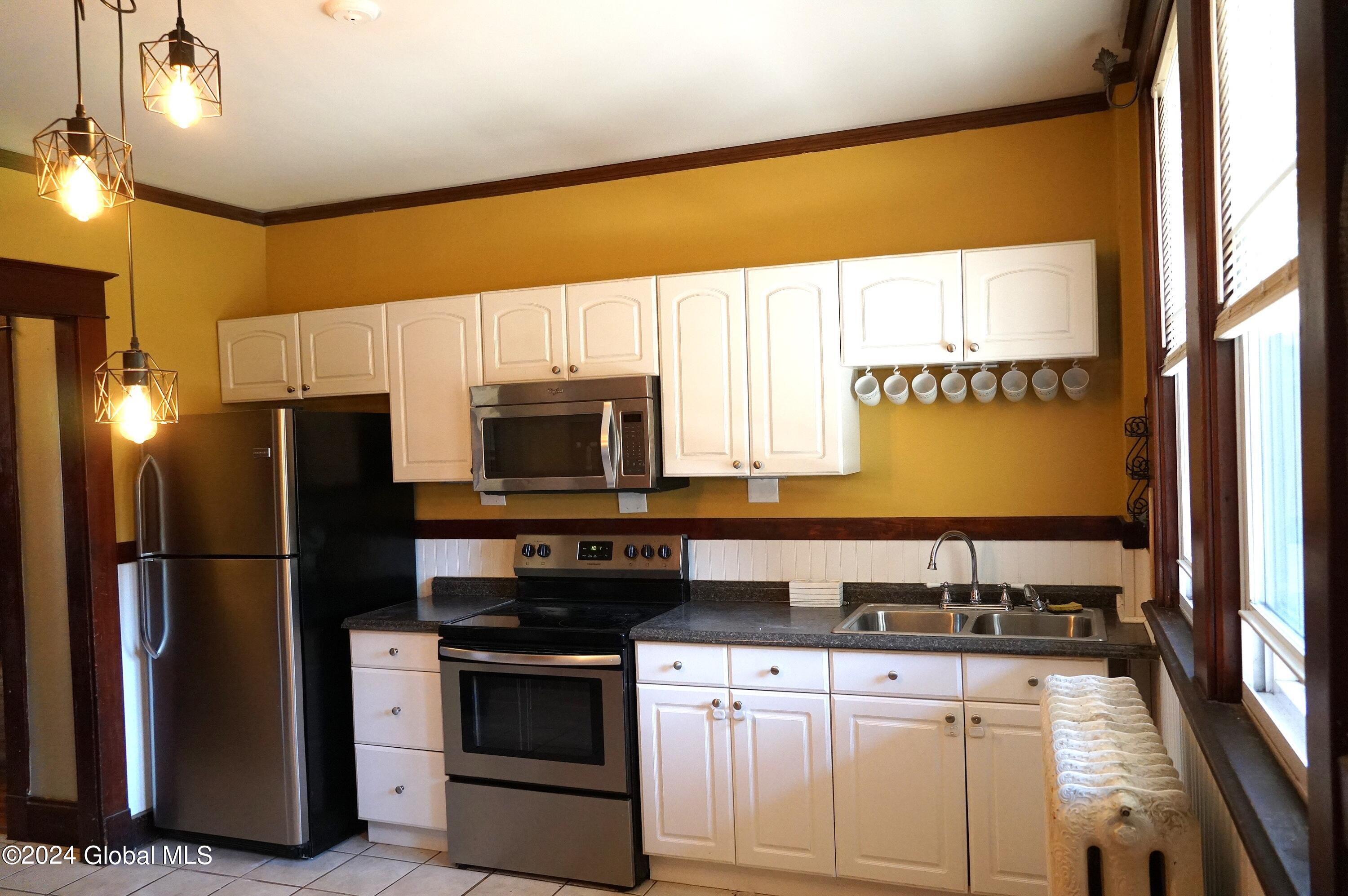 3 Hurlbut Street Albany, NY 12209 - Photo 5 of 20 DSC09999