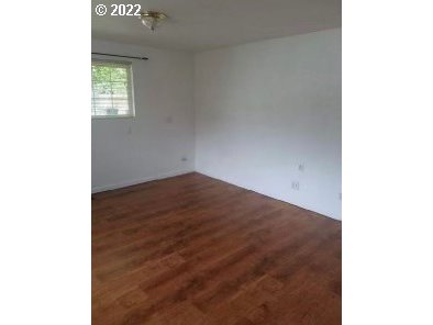 425 South 38th Street Springfield, OR 97478 - Photo 8 of 23 a view of an empty room with a window