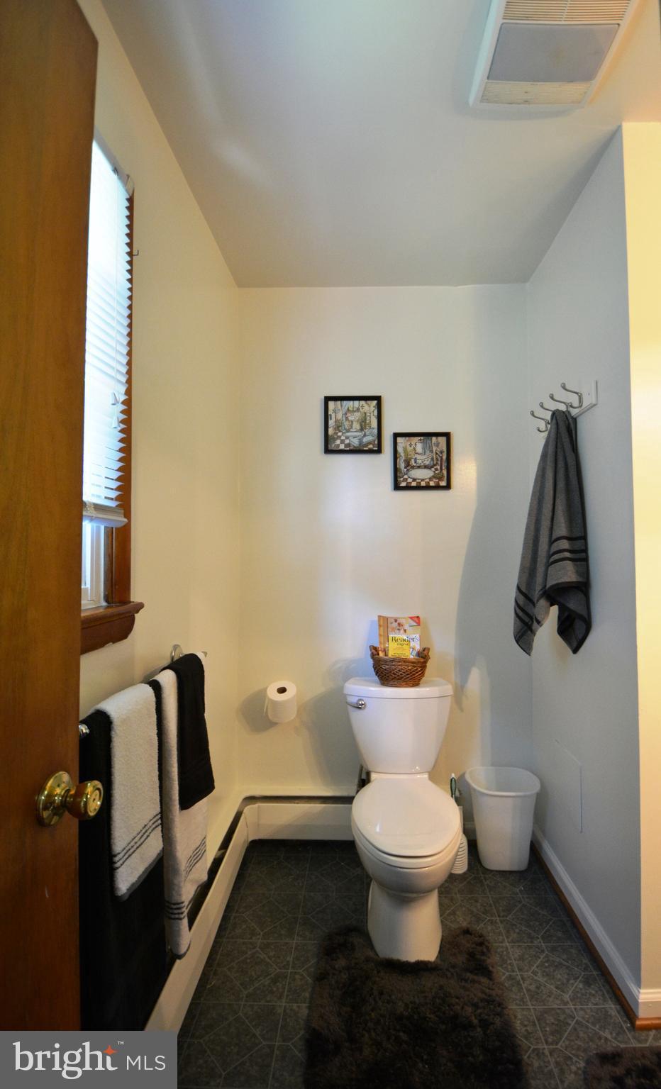 310 Hook Road Westminster, MD 21157 - Photo 12 of 30 Bath main level dual entry