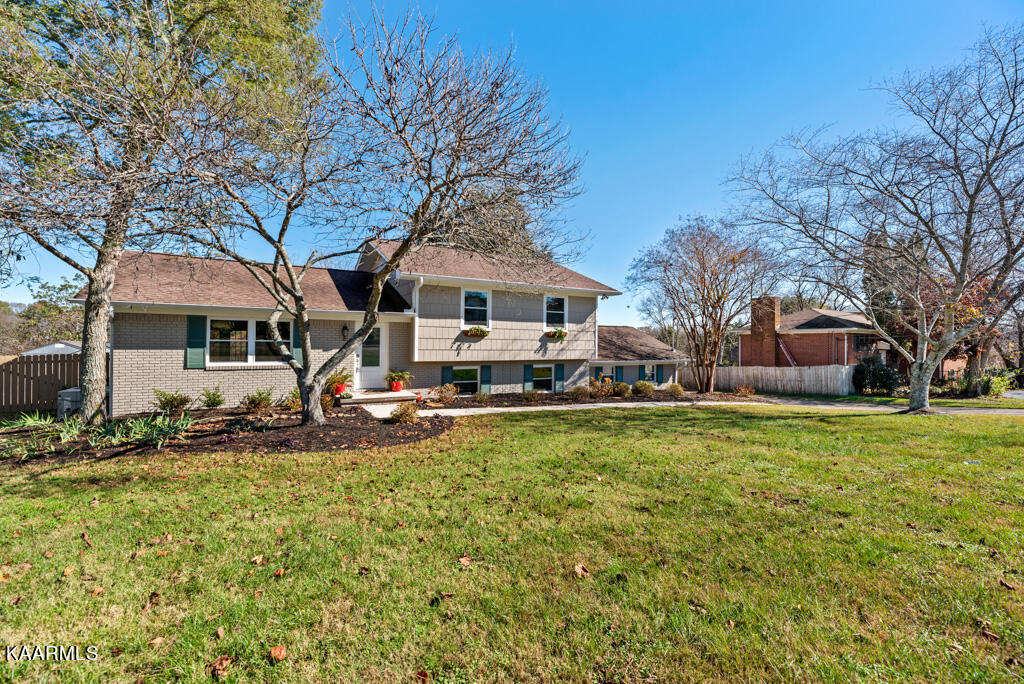 308 McFee Road Knoxville, TN 37934 - Photo 2 of 43 Large Front Yard