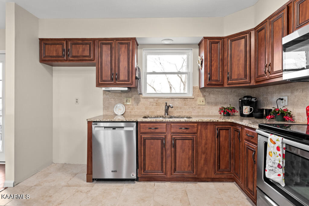 308 McFee Road Knoxville, TN 37934 - Photo 9 of 43 Kitchen
