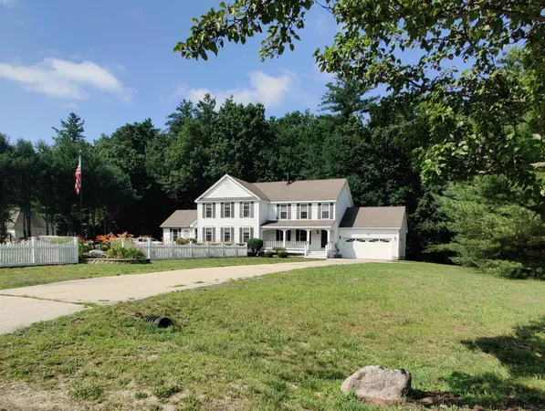 $524,900 | 13 Snowdrop Lane, Litchfield, NH 03052
