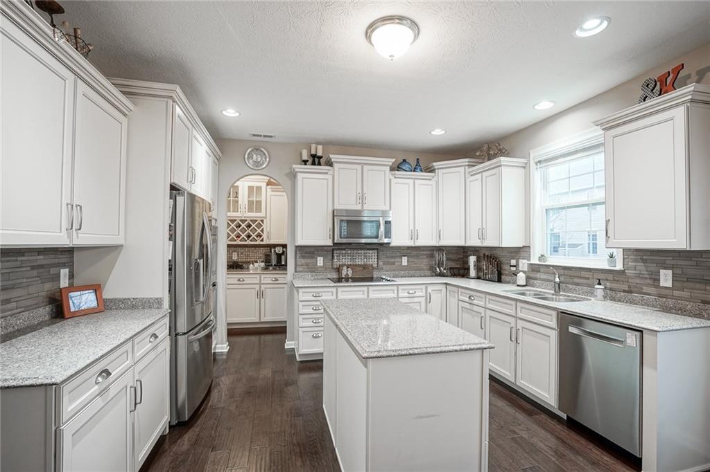 12351 Wolverton Way Fishers, IN 46037 - Photo 4 of 48 Gallery Image 4