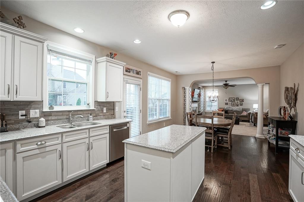 12351 Wolverton Way Fishers, IN 46037 - Photo 9 of 48 Gallery Image 9