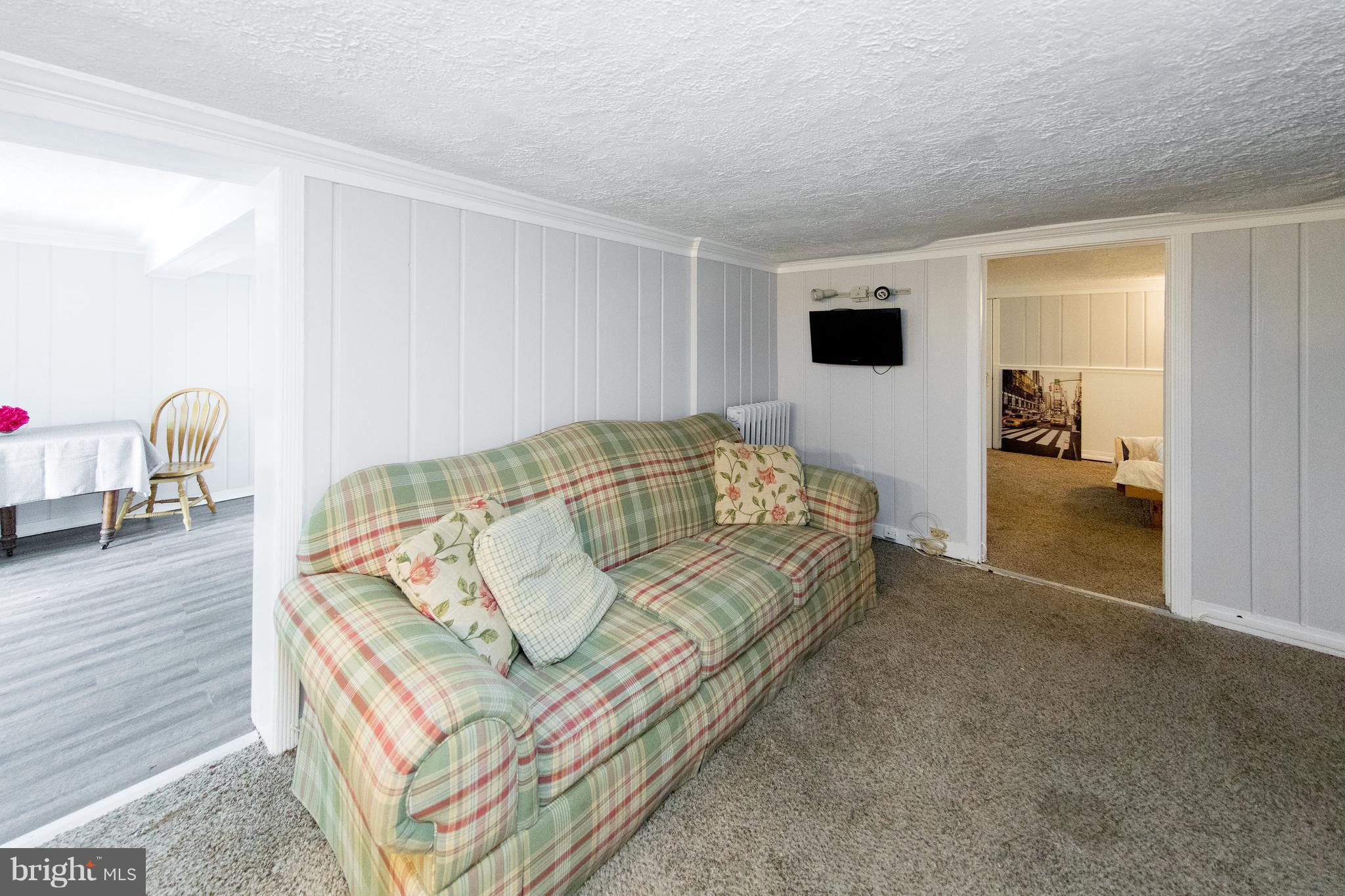 4707 Edmonston Road Hyattsville, MD 20781 - Photo 26 of 30 Living Room