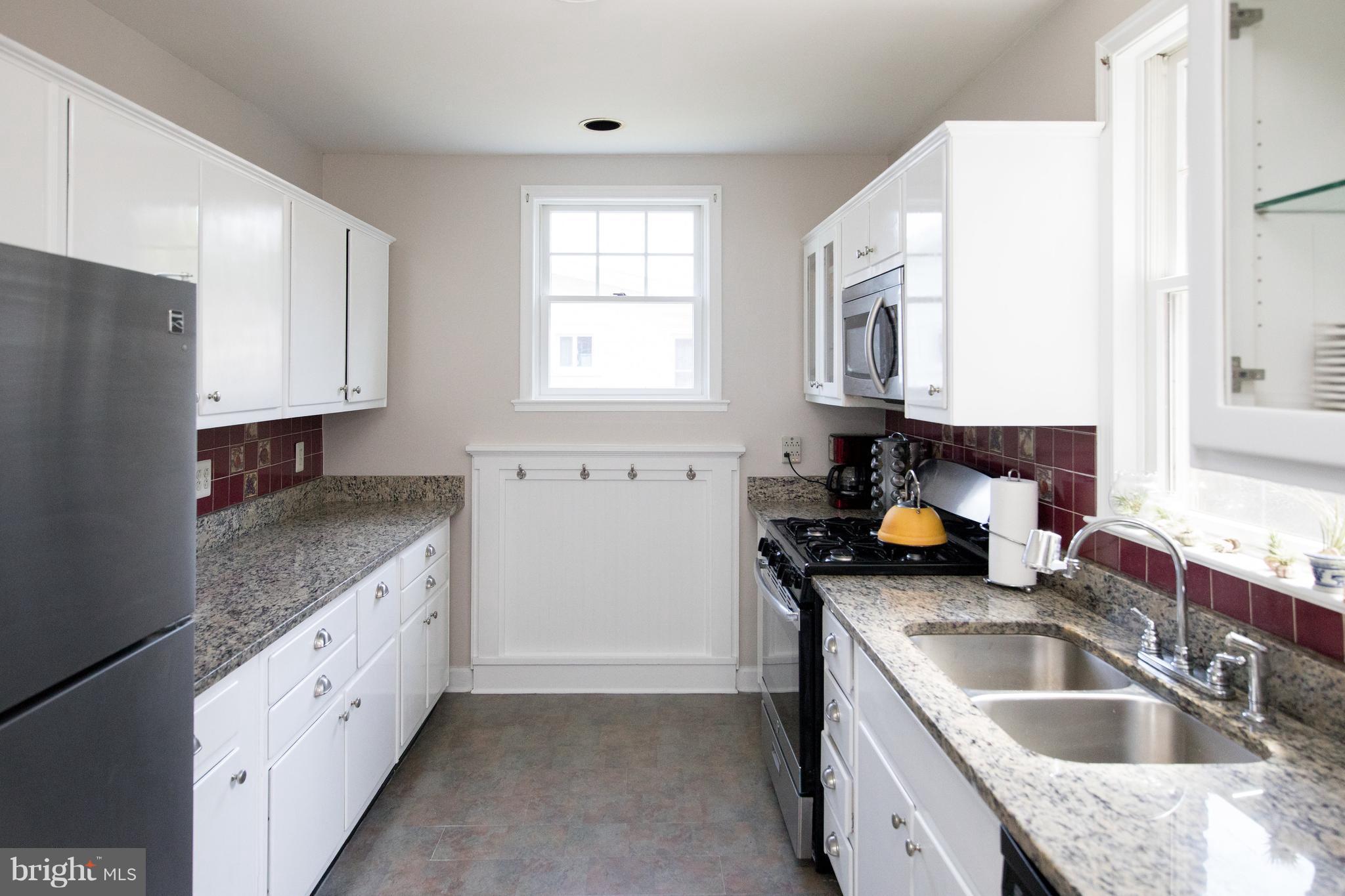 4707 Edmonston Road Hyattsville, MD 20781 - Photo 9 of 30 Kitchen