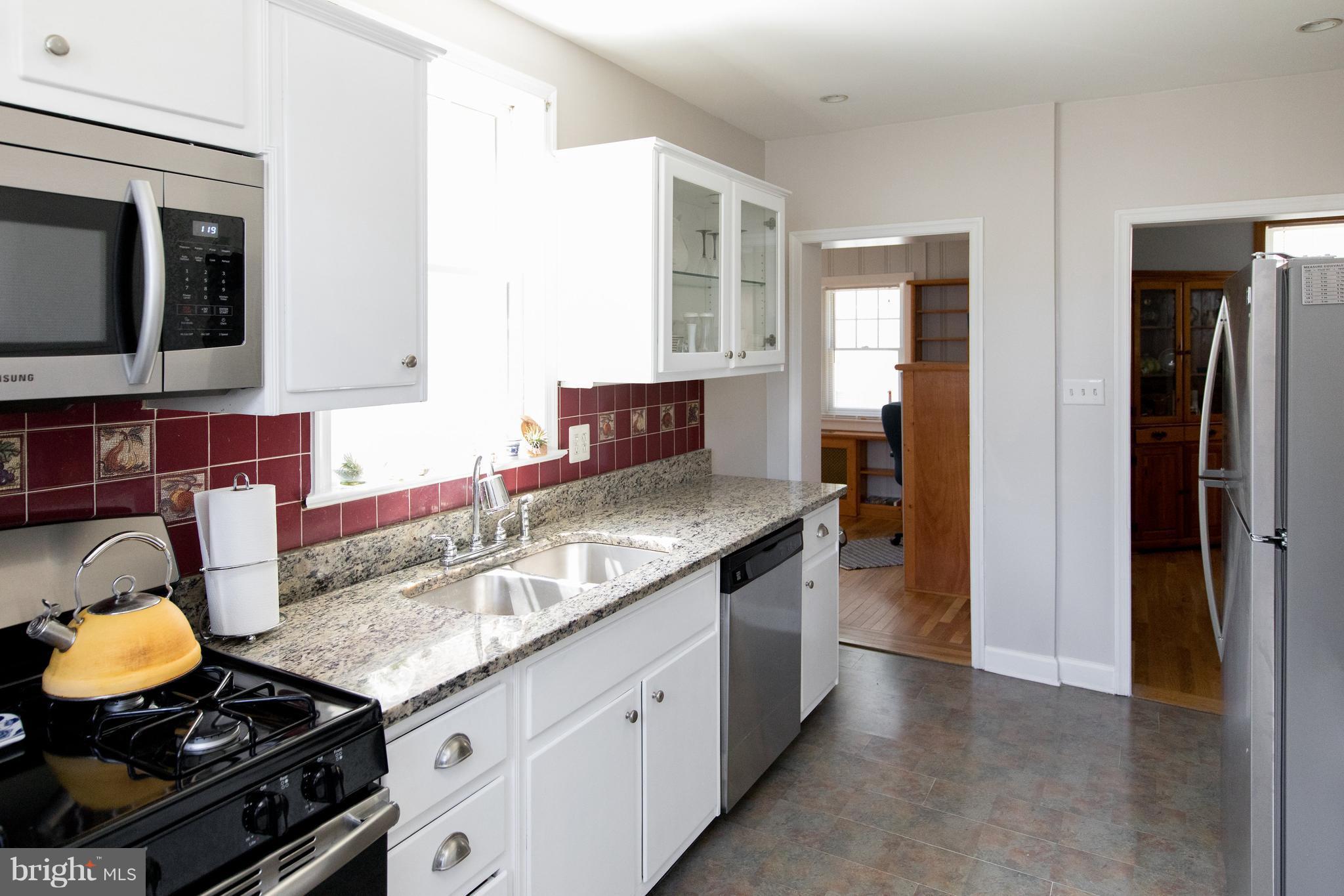 4707 Edmonston Road Hyattsville, MD 20781 - Photo 10 of 30 Kitchen