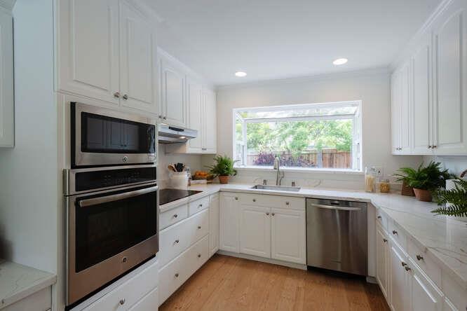 350 Crystal Springs Road Hillsborough, CA 94010 - Photo 9 of 32 Gallery Image 9