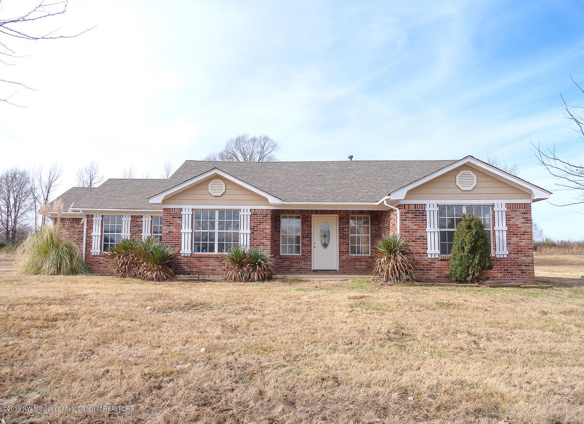 350 Woodview Road Byhalia, MS 38611 - Photo 1 of 19 DSC02390-1