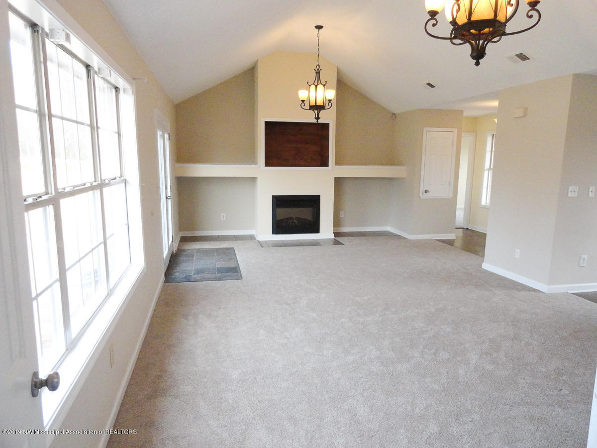 350 Woodview Road Byhalia, MS 38611 - Photo 2 of 19 DSC02360-1