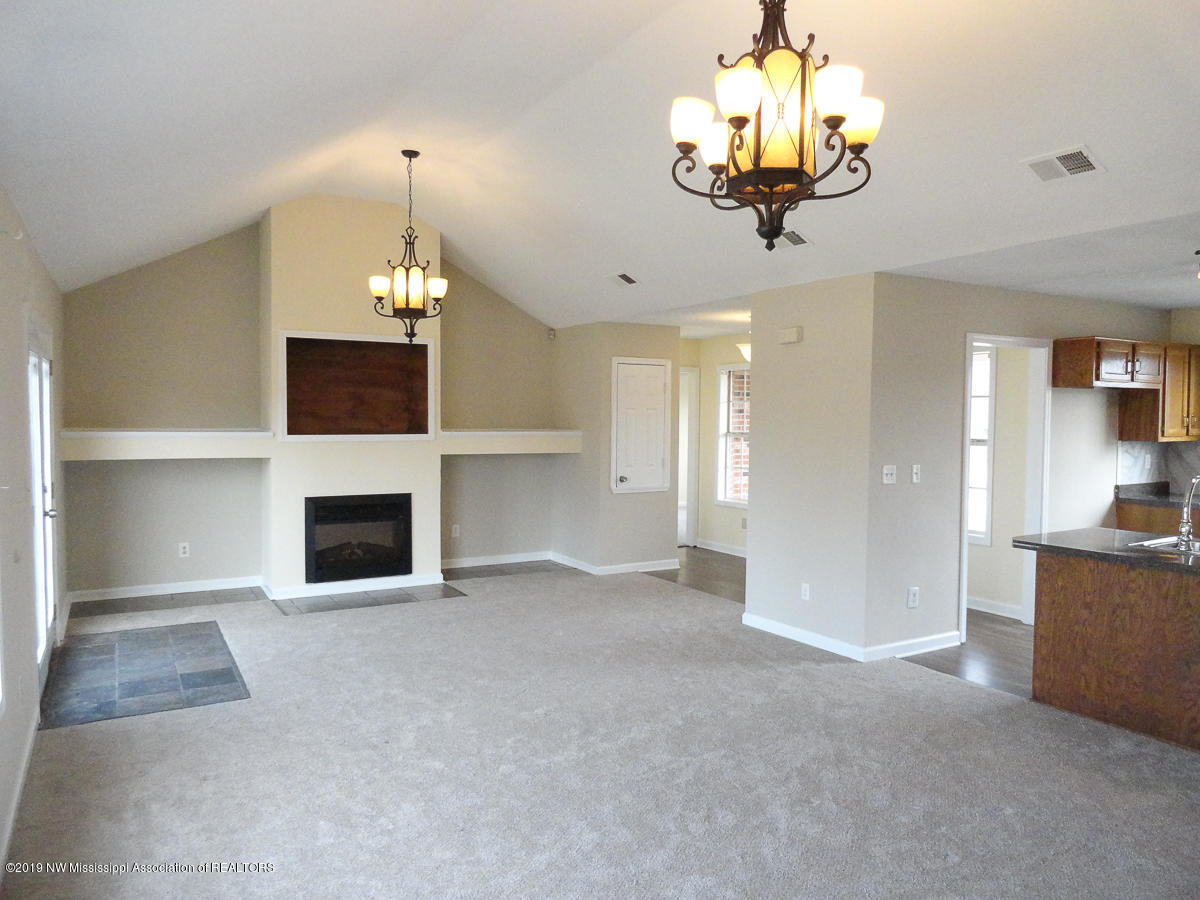 350 Woodview Road Byhalia, MS 38611 - Photo 3 of 19 DSC02374-1