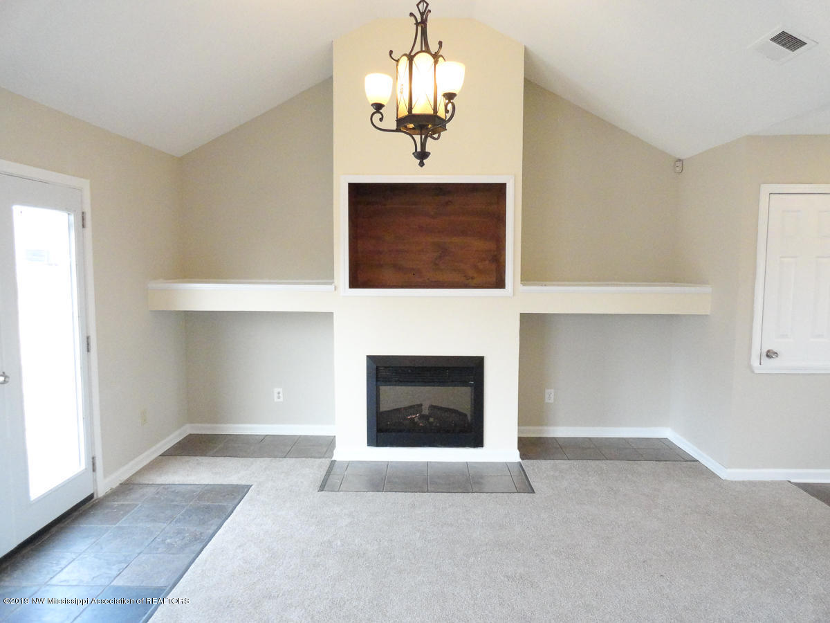 350 Woodview Road Byhalia, MS 38611 - Photo 4 of 19 DSC02375-1