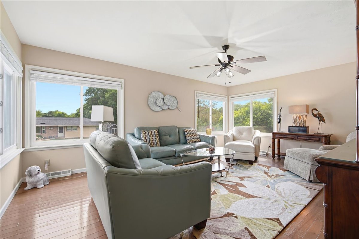 203 Highview Drive Eureka, IL 61530 - Photo 5 of 49 a living room with furniture and a large window