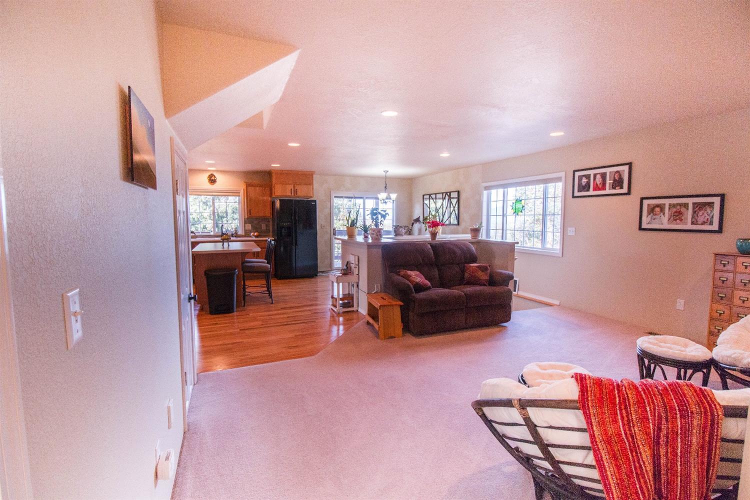 2101 Carpenter Hill Road Medford, OR 97501 - Photo 9 of 25 Additional Photo
