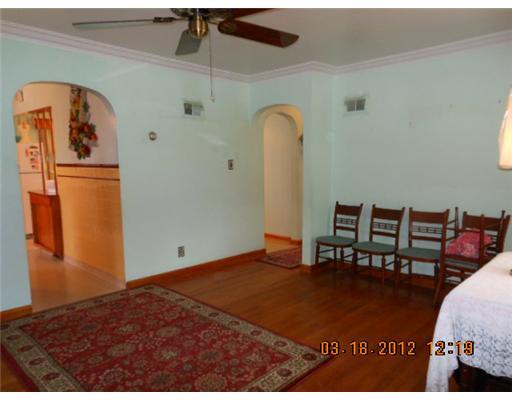 3036 Ivanhoe Road Sharpsville, PA 16150 - Photo 4 of 11 Living Room.