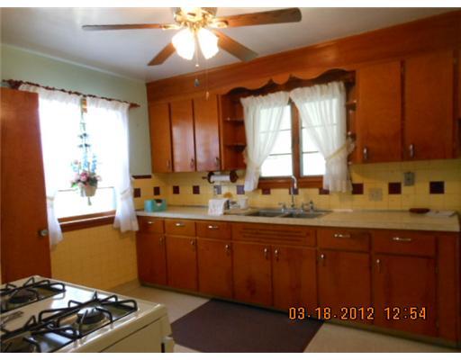3036 Ivanhoe Road Sharpsville, PA 16150 - Photo 8 of 11 Kitchen.