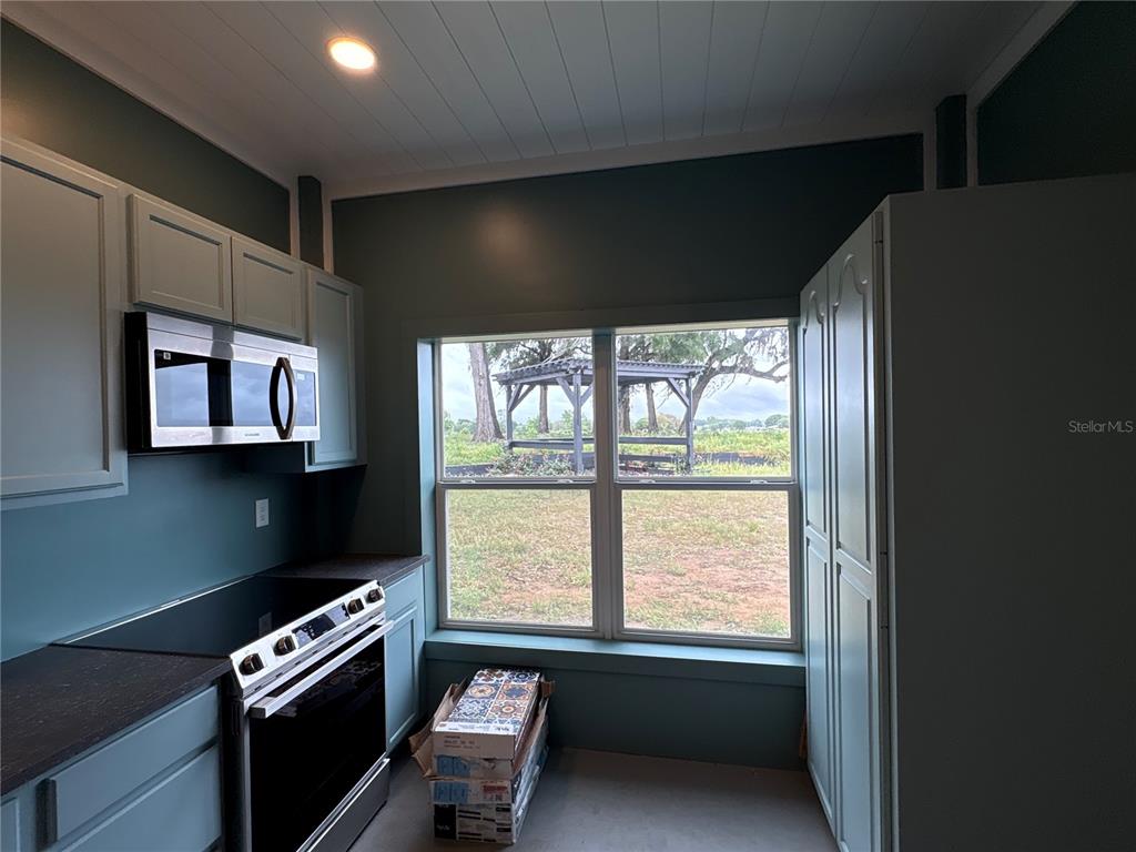 1575 Northeast 100th Street Anthony, FL 32617 - Photo 13 of 45