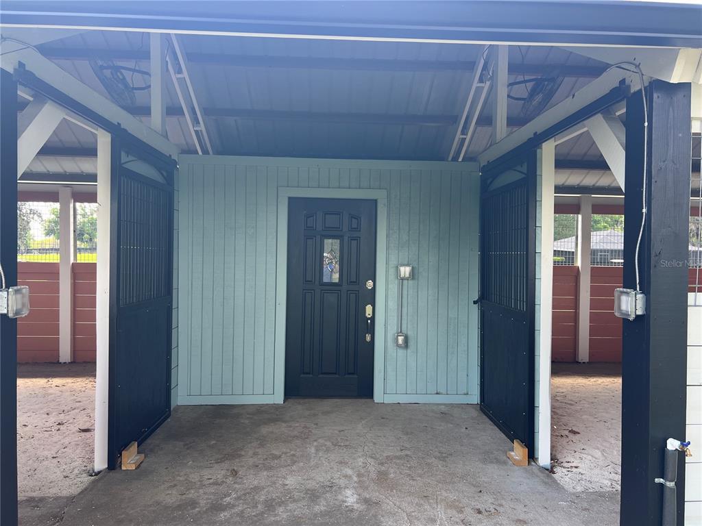 1575 Northeast 100th Street Anthony, FL 32617 - Photo 6 of 29 an empty room with windows
