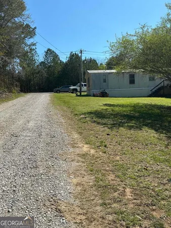 a view of a yard