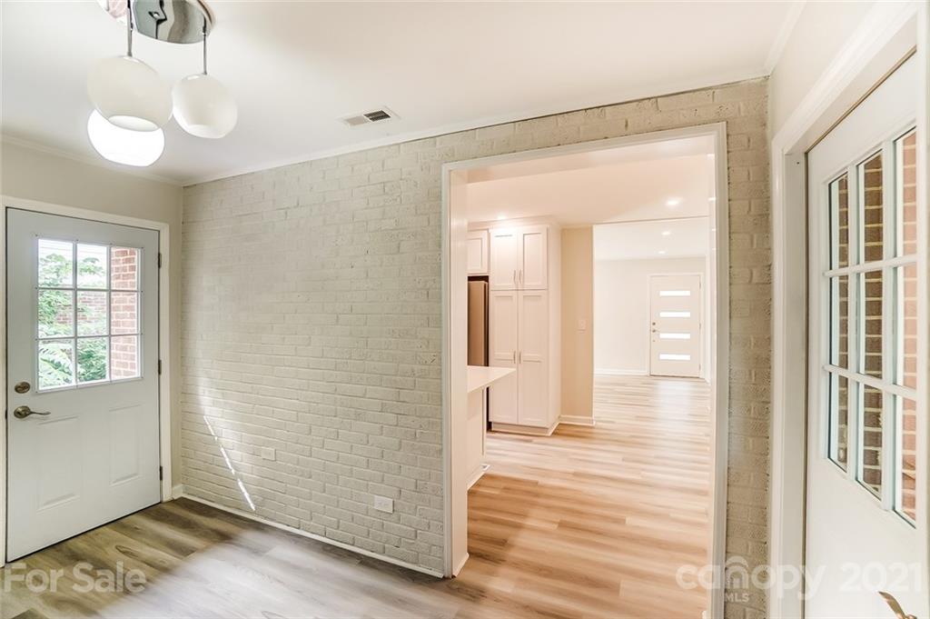 807 Lochridge Road Charlotte, NC 28209 - Photo 13 of 45 Gallery Image 13