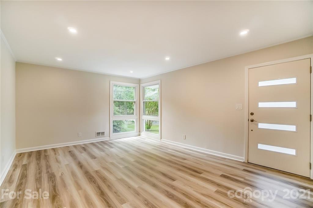 807 Lochridge Road Charlotte, NC 28209 - Photo 22 of 45 Gallery Image 22