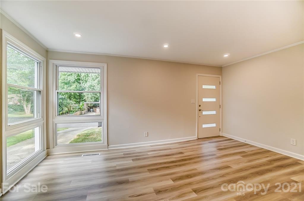 807 Lochridge Road Charlotte, NC 28209 - Photo 23 of 45 Gallery Image 23