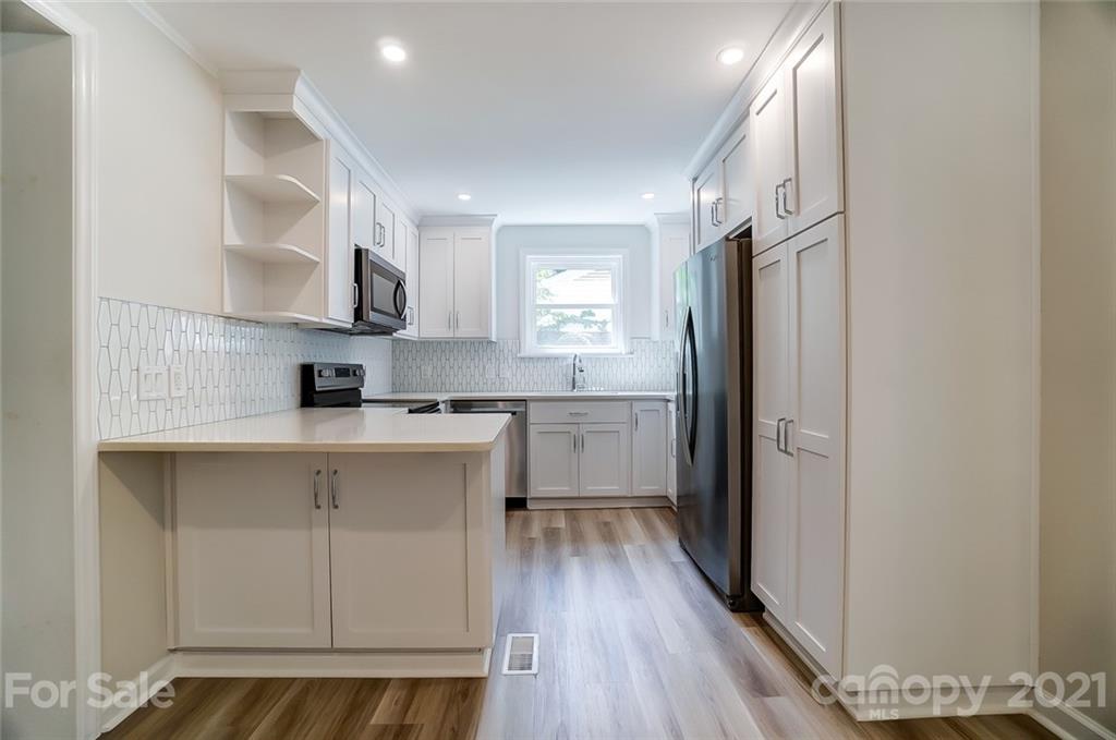 807 Lochridge Road Charlotte, NC 28209 - Photo 31 of 45 Gallery Image 31