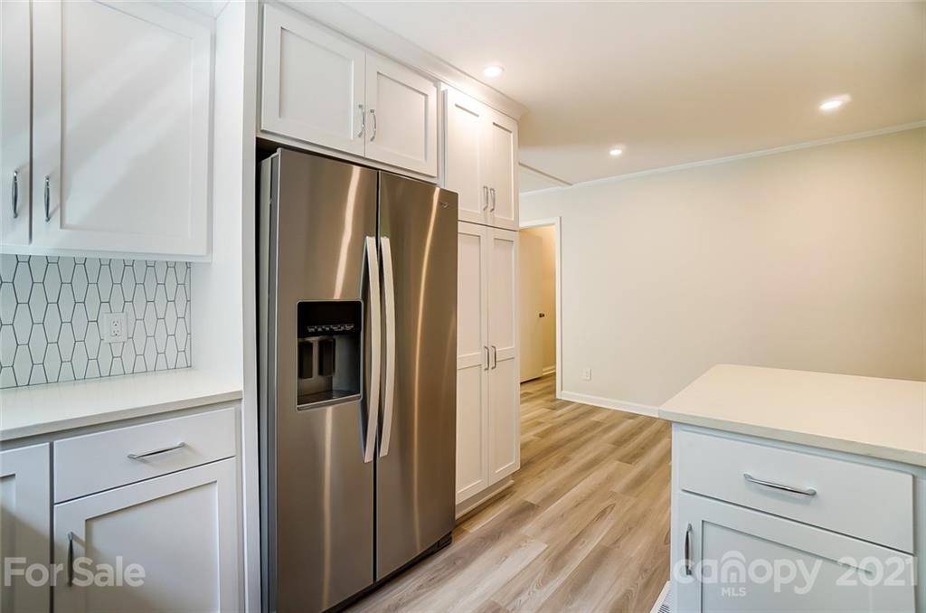 807 Lochridge Road Charlotte, NC 28209 - Photo 33 of 45 Gallery Image 33