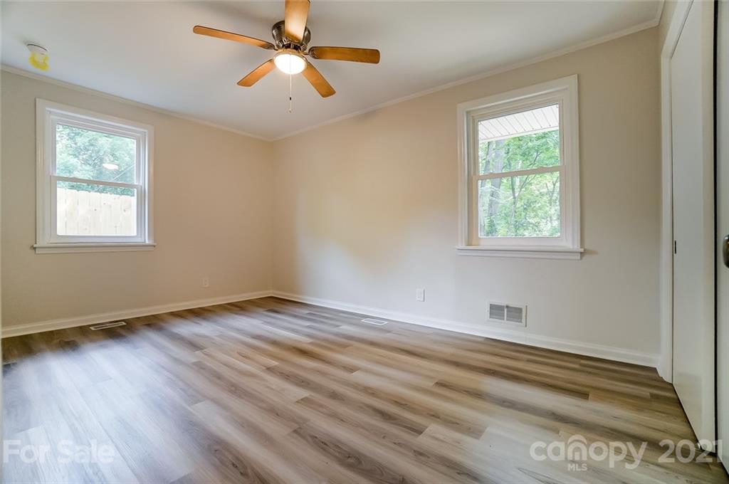 807 Lochridge Road Charlotte, NC 28209 - Photo 36 of 45 Gallery Image 36