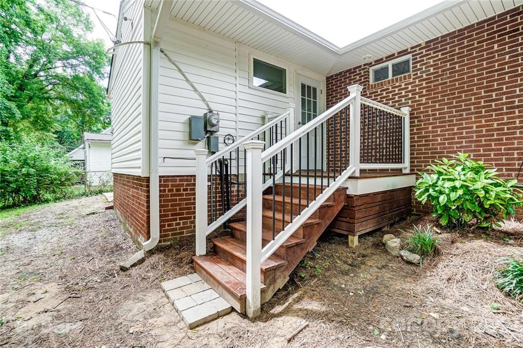 807 Lochridge Road Charlotte, NC 28209 - Photo 40 of 45 Gallery Image 40