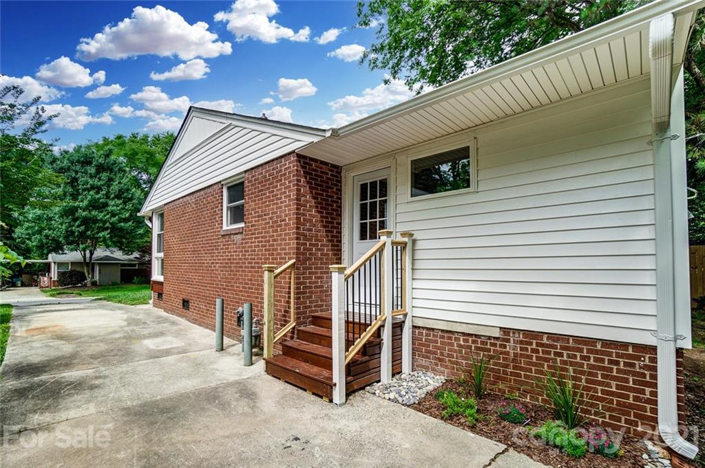 807 Lochridge Road Charlotte, NC 28209 - Photo 44 of 45 Gallery Image 44