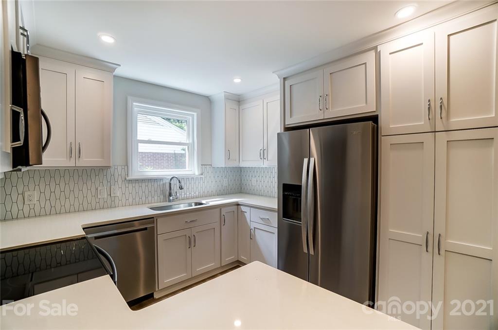807 Lochridge Road Charlotte, NC 28209 - Photo 9 of 45 Gallery Image 9