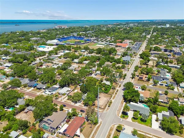 $299,999 | 558 Roanoke Street, Dunedin, FL 34698