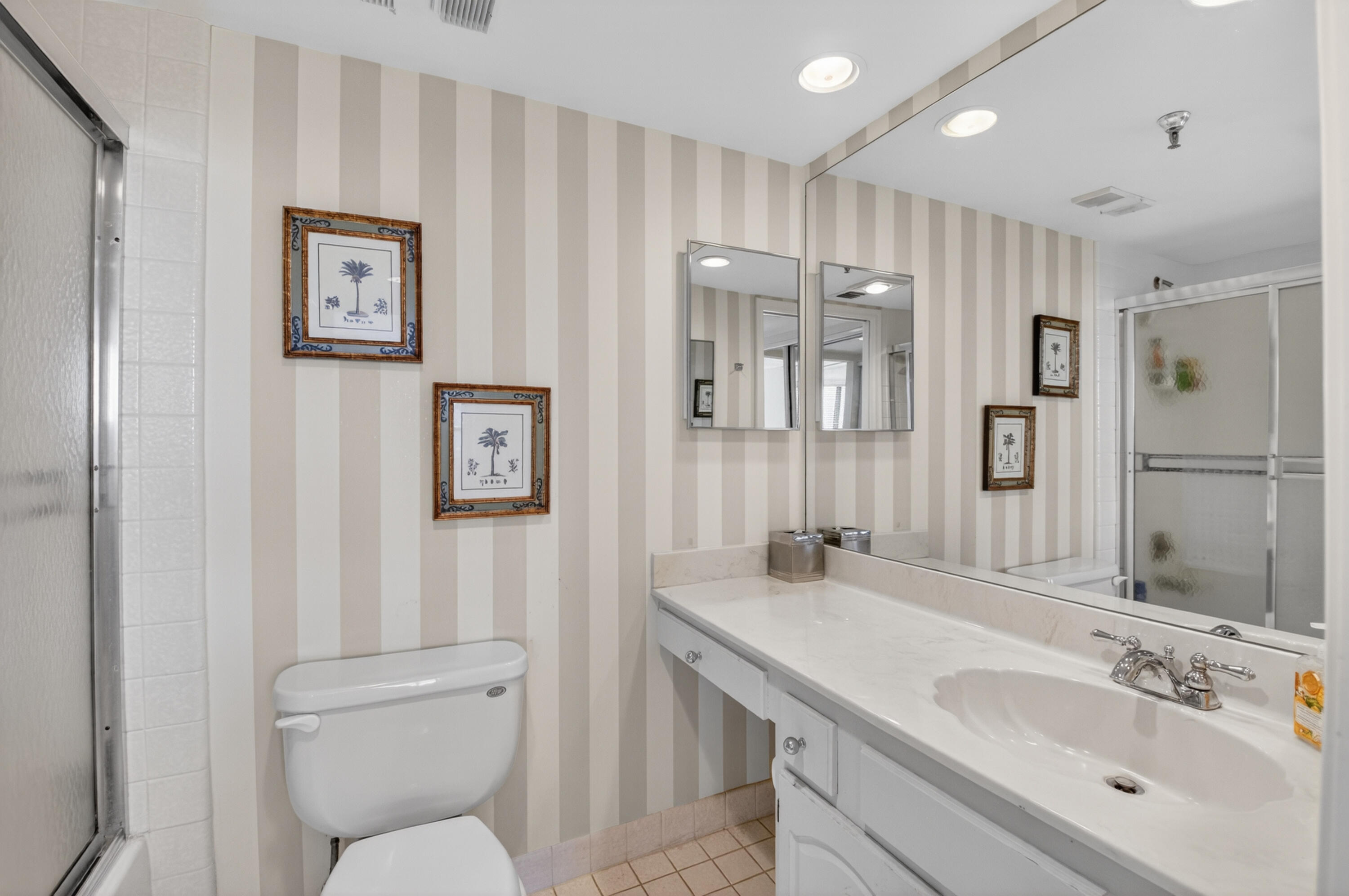 6797 Willow Wood Drive, Unit 6056 Boca Raton, FL 33434 - Photo 20 of 62 Primary Bath