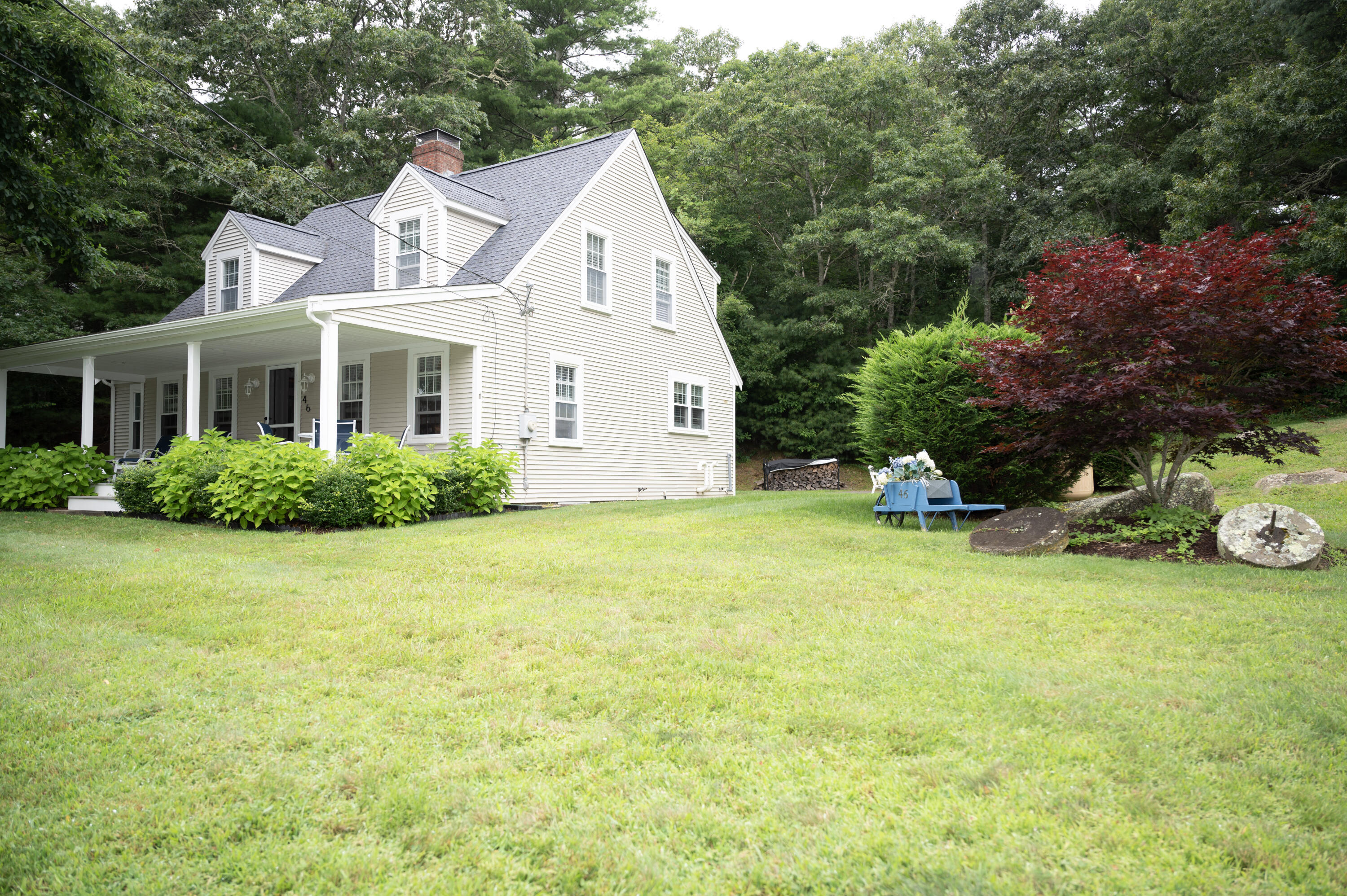46 Bournedale Road Buzzards Bay, MA 02532 - Photo 37 of 46 a front view of a house with garden