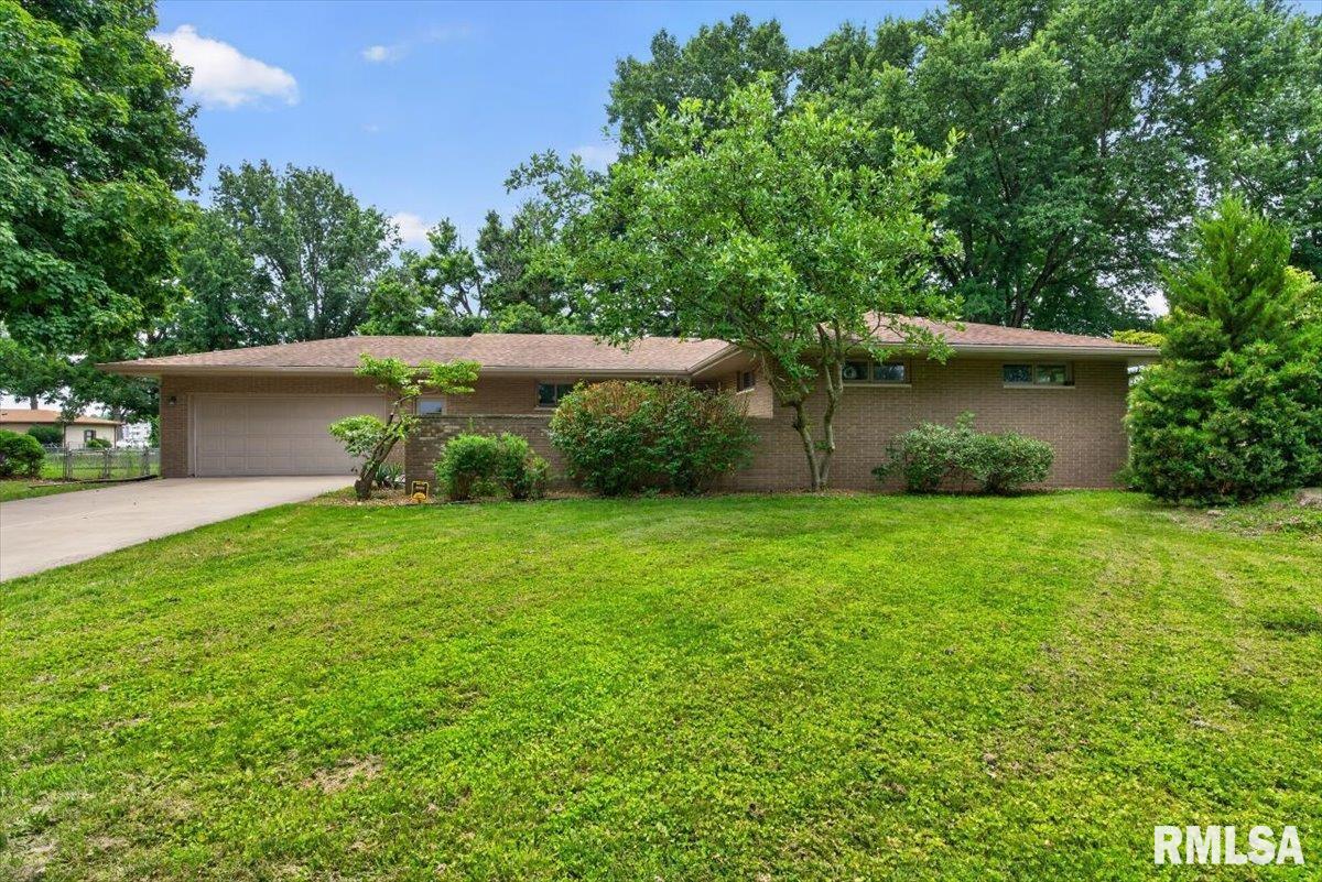 618 Magnolia Drive Rochester, IL 62563 - Photo 2 of 41