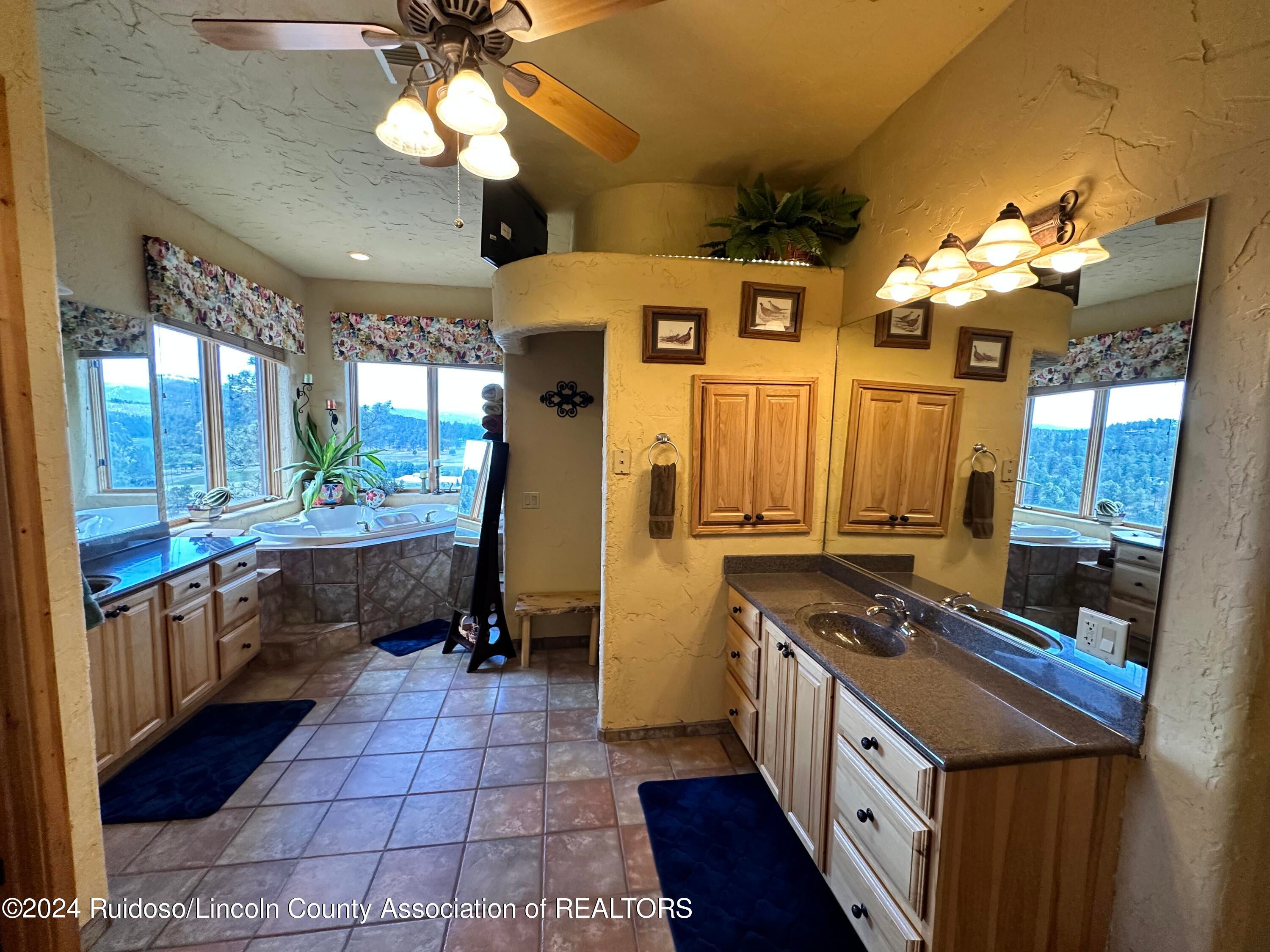 813 Hull Road Ruidoso, NM 88345 - Photo 27 of 59 PRIMARY BATH