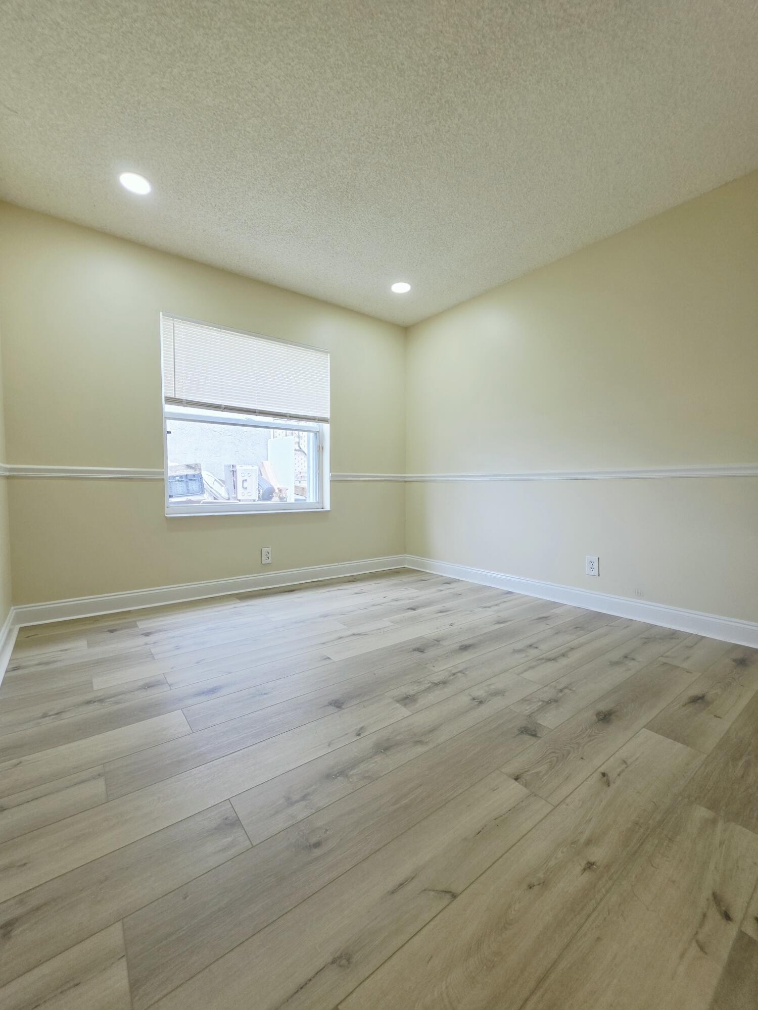 5447 Twin Oakes Road Lake Worth, FL 33463 - Photo 8 of 17 20260702_114423