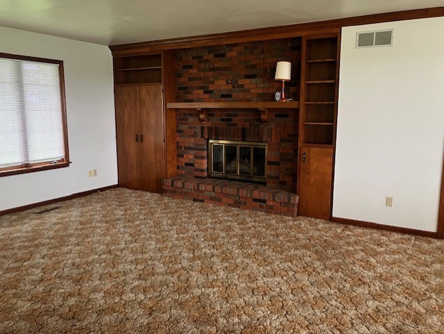 4015 East 1st Road Mendota, IL 61342 - Photo 8 of 45 a view of a big room with closet